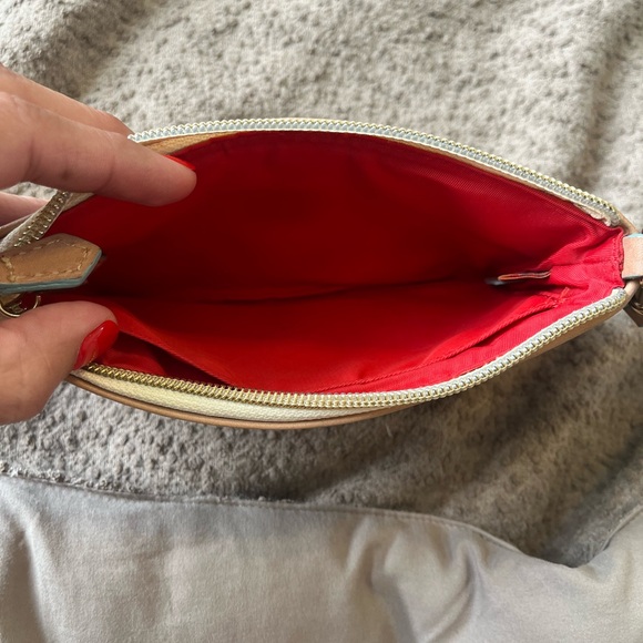 2015 Dooney & Bourke Tinker Bell Wristlet - Navy with Pastel Fairytale Print - Picture 5 of 10